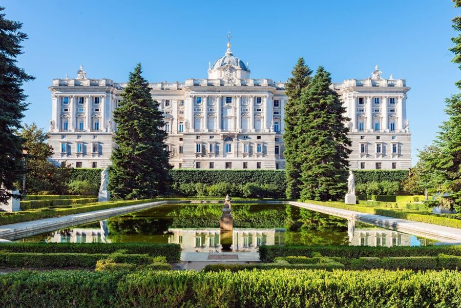 Madrid: Small-Group Royal Palace Guided Tour (Up to 8) - Plaza de Oriente views: what to look for before you enter