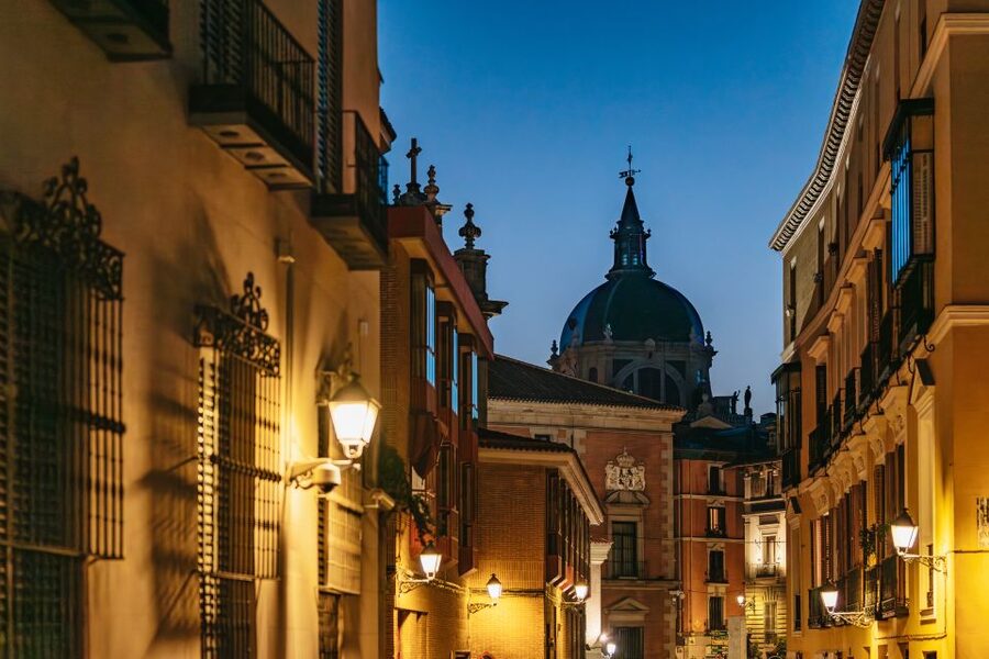 Madrid: Spanish Inquisition and Legends Evening Walking Tour - Comfort tips that matter on a night walk