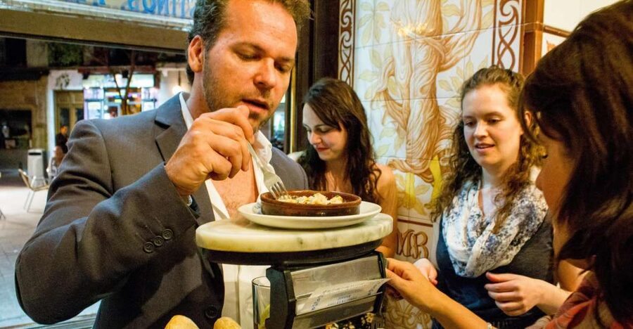 Madrid: Tapas & Wine Tasting Tour with Local Guide - Key things that make this Madrid tapas and wine tour work