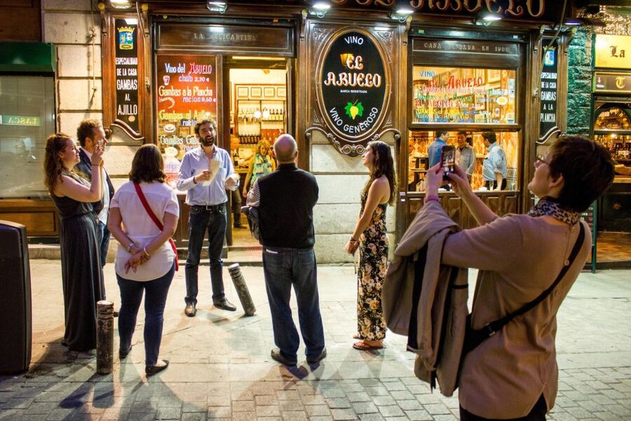 Madrid: Tapas & Wine Tasting Tour with Local Guide - Four Historic Bars: Why the Venue Changes the Taste