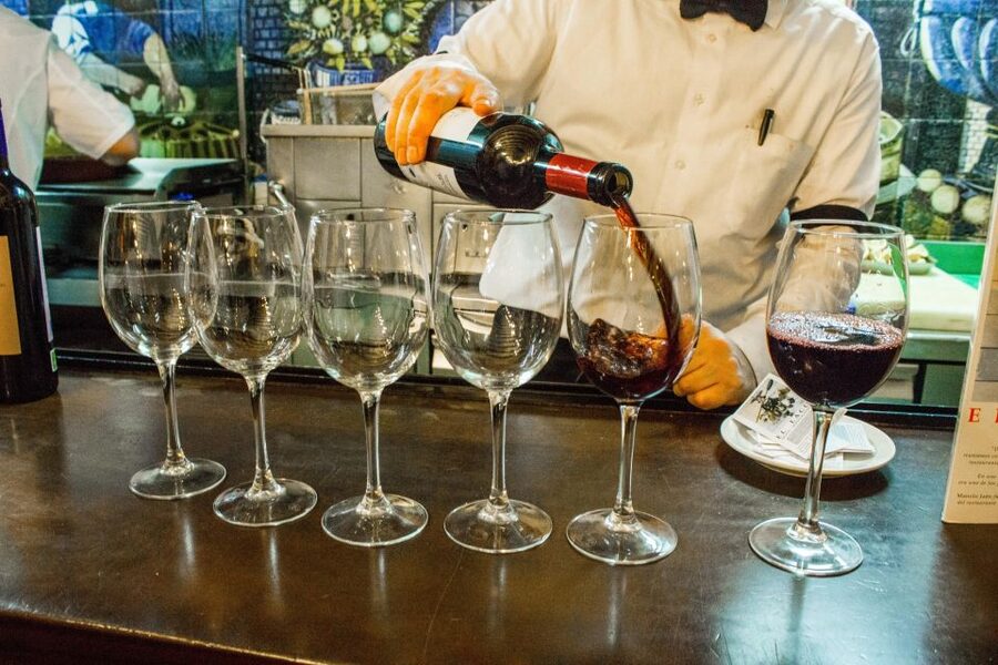 Madrid: Tapas & Wine Tasting Tour with Local Guide - What You Really Eat: 12 Tapas and a Drink That Fits