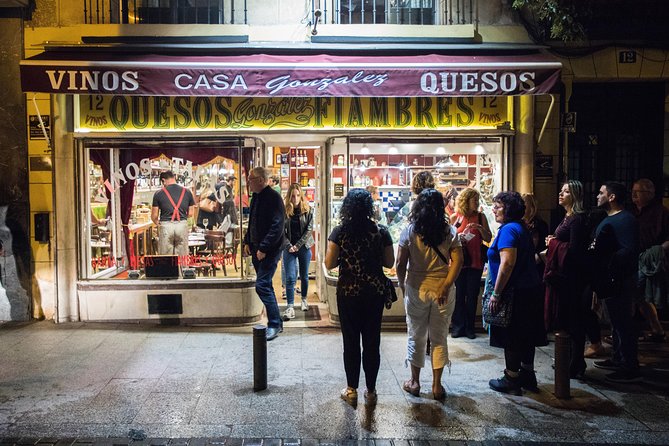 Madrid Tapas & Wine Tasting Walking Tour – Small Group Local Bars - Small group attention, pacing, and the guide factor