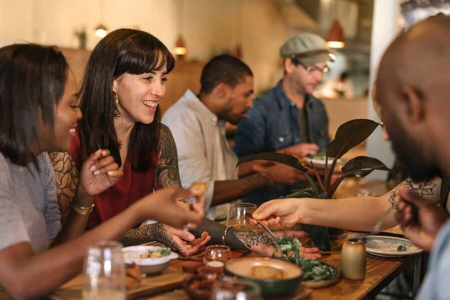 Madrid: Tapas & Wine Tour with Visit to a Rooftop - How a tapas and wine crawl teaches Madrid fast