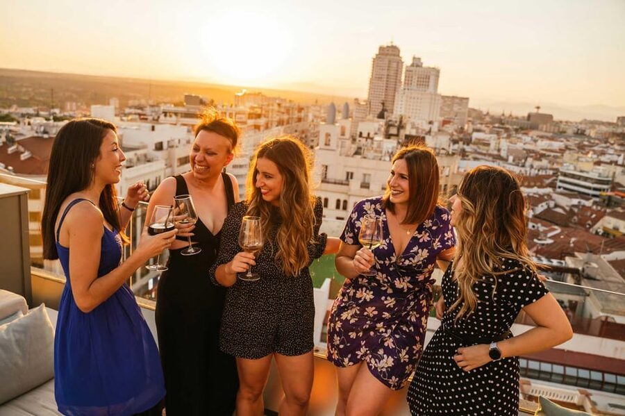 Madrid: Tapas & Wine Tour with Visit to a Rooftop - La Latina: where tapas meet the old-city atmosphere