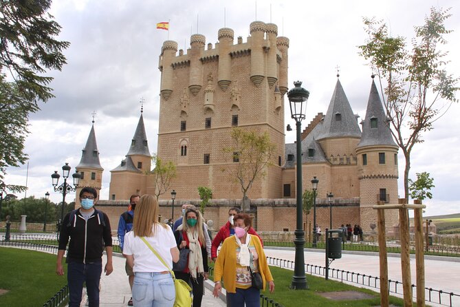 Madrid to Avila & Segovia: Full-Day Highlights Tour - Alcázar of Segovia: the castle-palace that looks like a ship