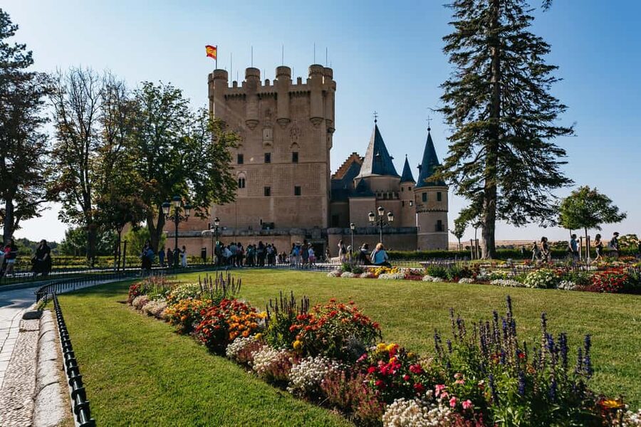 Madrid: Toledo & Segovia Tour w/ Cathedral, Alcazar & Lunch - Alcázar of Segovia, skip-the-line entry and time to explore your way