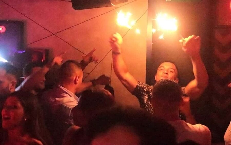 Madrid: Top Pub Crawl with Drinks and Free Nightclub Entry - How the 5-hour Pub Crawl Schedule Really Feels