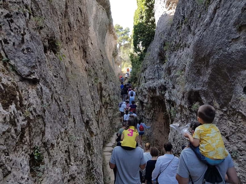 Madrid: Tour to Cuenca and the Enchanted City from Madrid - Lunch in the Barrio del Castillo: plan for your own meal