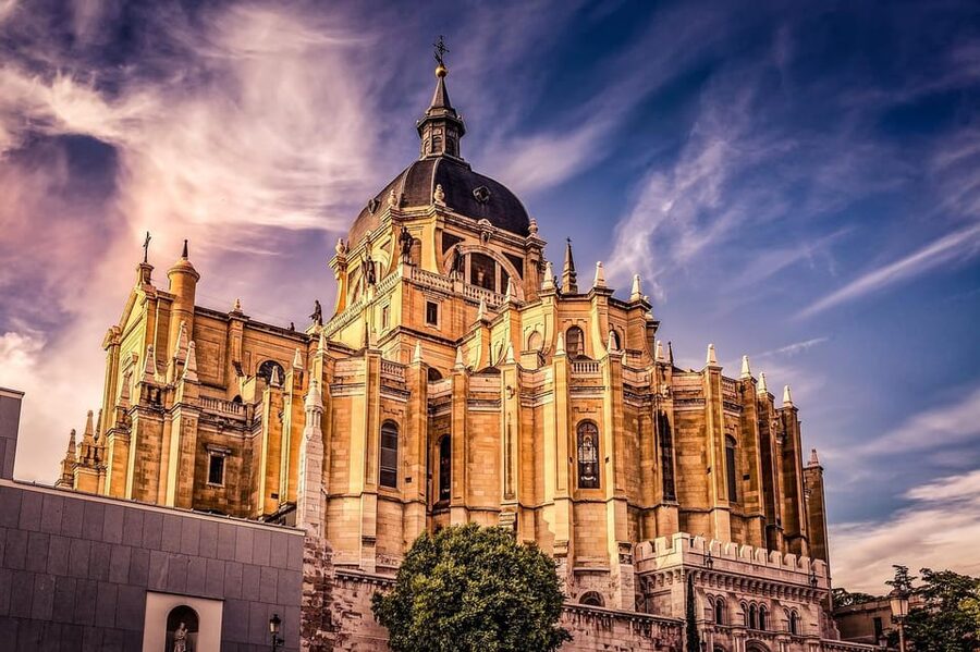 Madrid: Welcome to Madrid Guided Walking Tour in English - Royal Academy area, then Gran Via’s modernization story