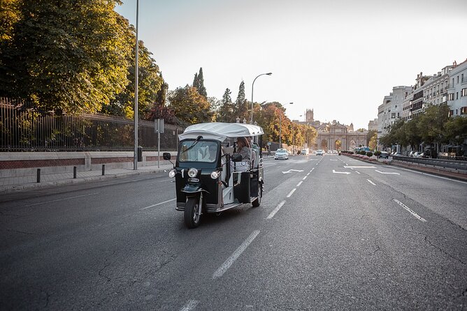 Madrid Welcome Tour with Local Guide in Eco Tuk Tuk Private - Using this tour to plan your next days in Madrid