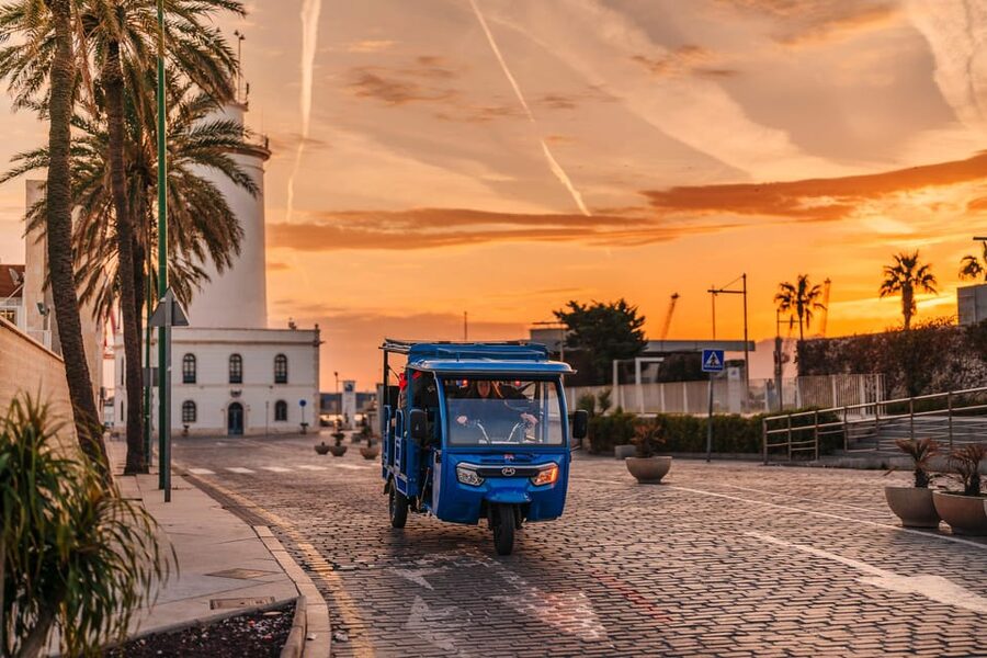 Málaga 2-Hour TukTuki Tour: Private Experience - How to get the best photos in just 120 minutes
