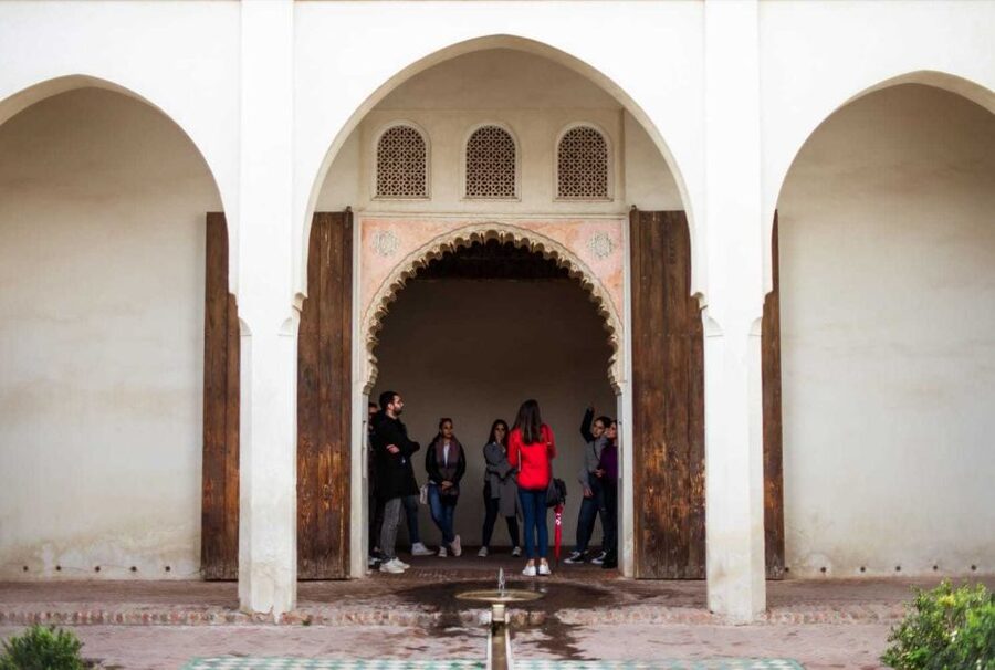 Málaga: Alcazaba and Roman Theatre Guided Tour With Entry - From the Glass Pyramid, you start in the right place