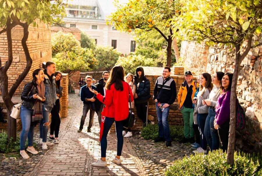Málaga: Alcazaba and Roman Theatre Guided Tour With Entry - Practical tips so your 1.5 hours feel smooth