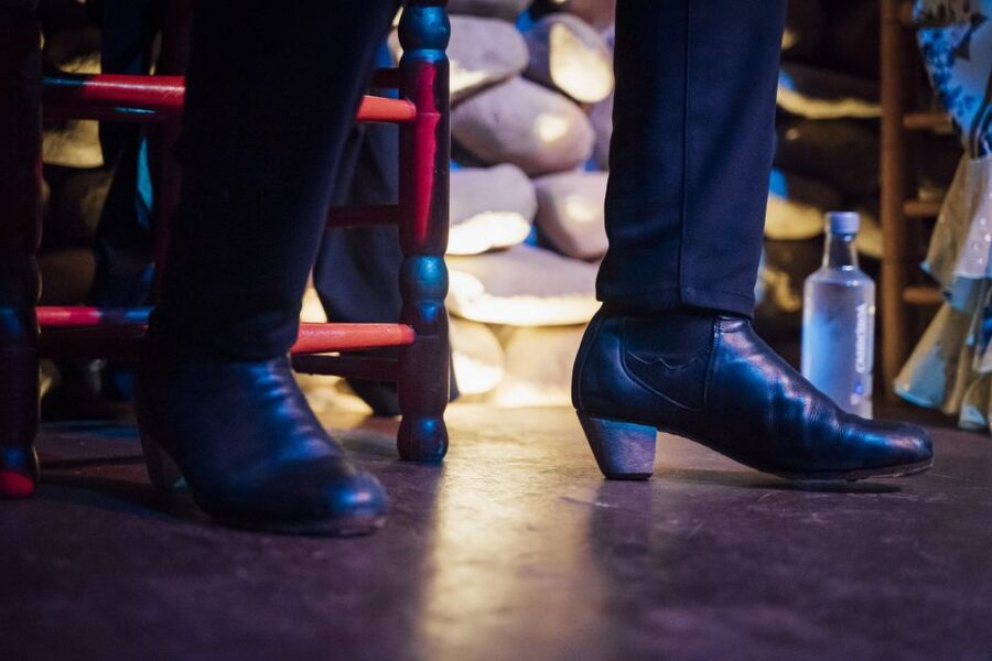 Malaga: Authentic Flamenco Show at El Gallo Ronco - Should you book El Gallo Ronco flamenco in Malaga?