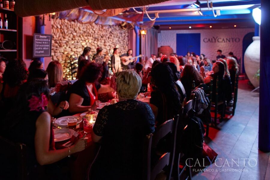 Malaga: Authentic Flamenco Show at El Gallo Ronco - The 1-hour show, what you experience from your seat