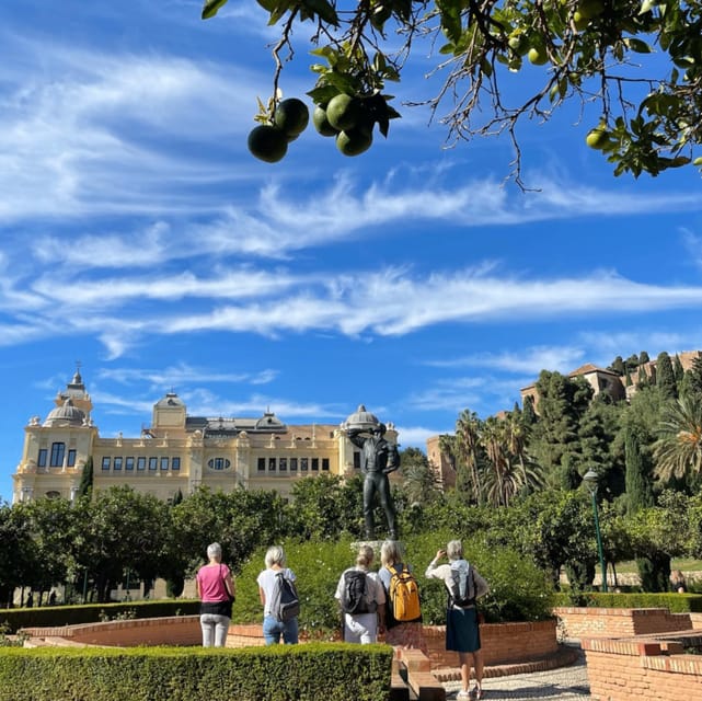Malaga: Castle Hill and Fisherman Village E-Bike Tour - Guides make a big difference, and names matter