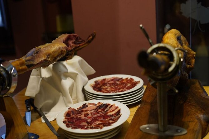 Málaga Evening Tapas Crawl Tour by Food Lover Tour - Food and drink value: is $88.32 a good deal?