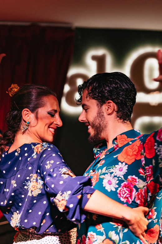Málaga: Live Flamenco Show at Flamenco Alegría - Staff and service: organization that helps you enjoy the show