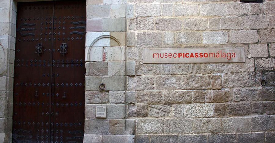 Malaga: Picasso Museum Guided Tour with Skip-the-Line Ticket - Meet the guide at the Picasso Museum entrance, yellow umbrella included