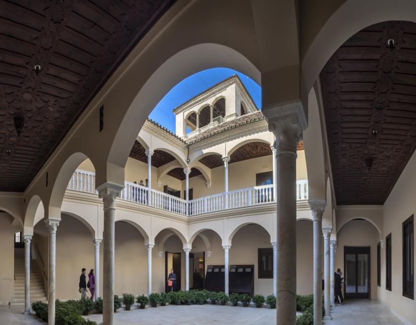 Malaga: Picasso Museum Guided Tour with Skip-the-Line Ticket - Inside Buenavista Palace: what happens during the 1.5-hour guided walk