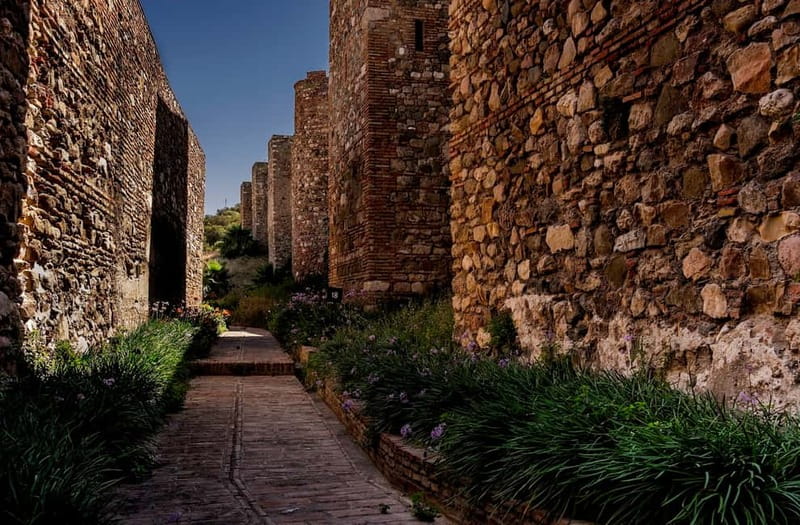 Málaga: Roman Theatre and Alcazaba Guided Tour - Key things I’d circle before you go