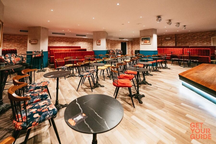 Malaga: Show and Food at Alegría Flamenco and Restaurant - Inside the Theater: Why This Show Feels Personal