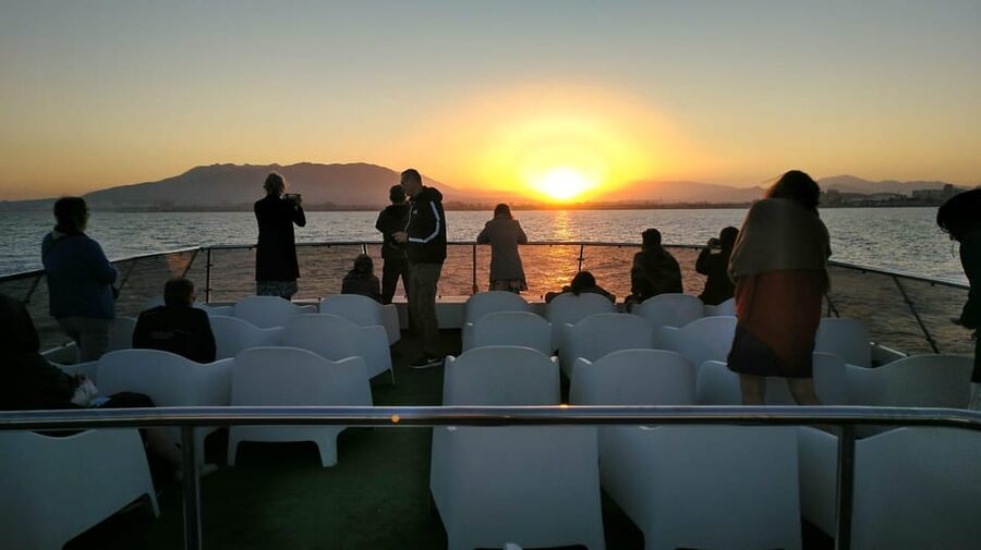 Málaga: Sunset Catamaran Trip - Best time and what to wear for a Málaga evening at sea