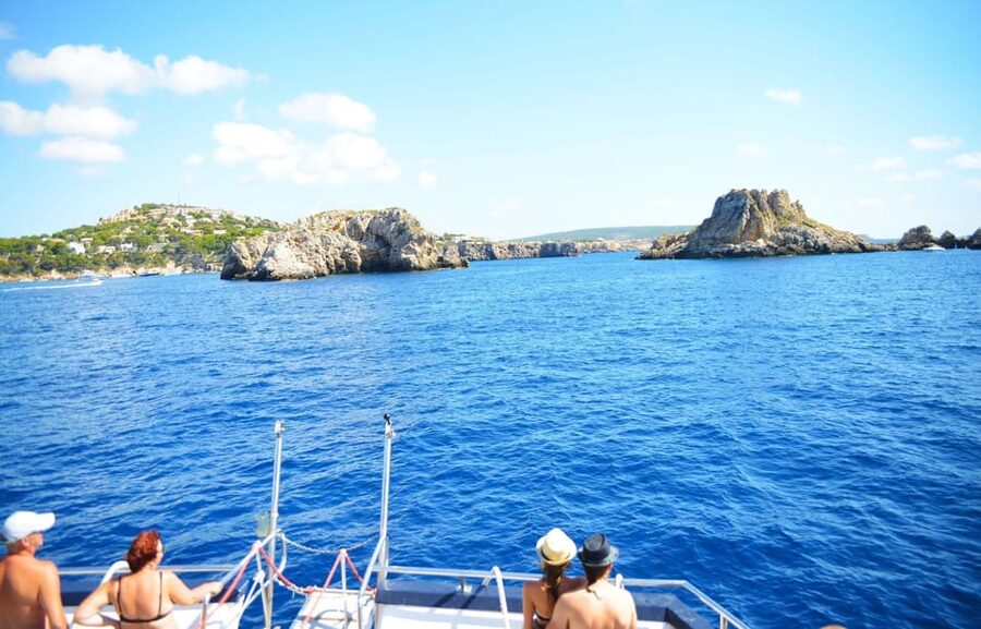 Mallorca: 2-Hour Coastline & Malgrat Islands Catamaran Tour - The 20-minute swim stop: how to get the most from the secret location