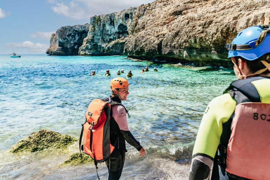 Mallorca: Cova des Coloms Caving Trip with Hotel Transfer - Guides and safety: the difference between a fun trip and a stressful one