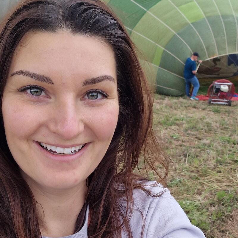 Mallorca: Hot Air Balloon Flight with Private Options - From Manacor to the balloon airport, the day starts simply