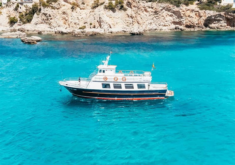 Mallorca: Palma Boat Tour & Snorkeling with Drink Included - Logistics that can make or break your experience