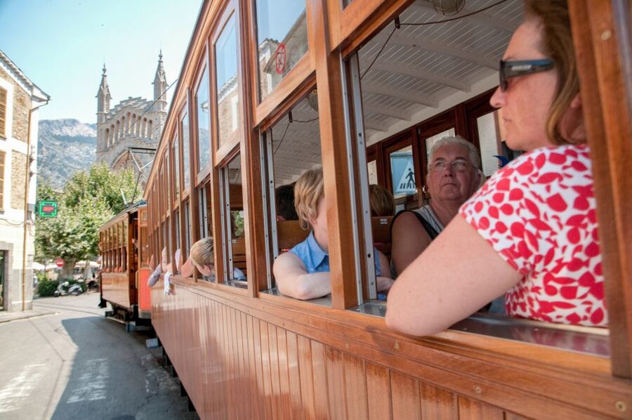 Mallorca: Scenic Full-Day Tour from the North - Meeting Point and What a 9-Hour Tour Really Means
