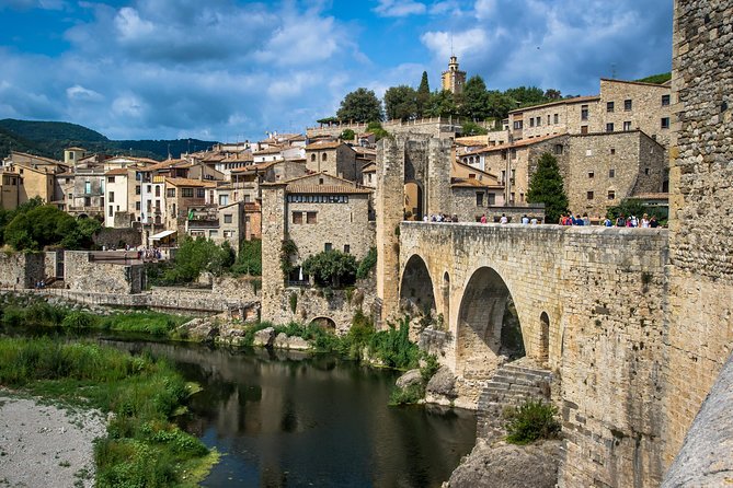 Medieval Three Villages Small Group Day Trip from Barcelona - Tavertet and the Pantà de Sau cliffs: 48 preserved homes and a Romanesque church
