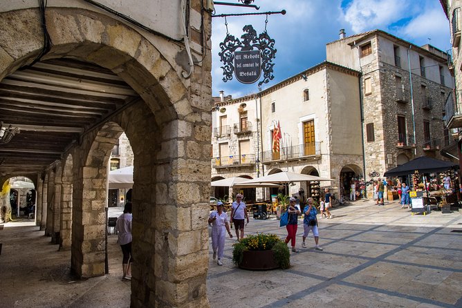 Medieval Three Villages Small Group Day Trip from Barcelona - The guide, group size, and why it feels smooth