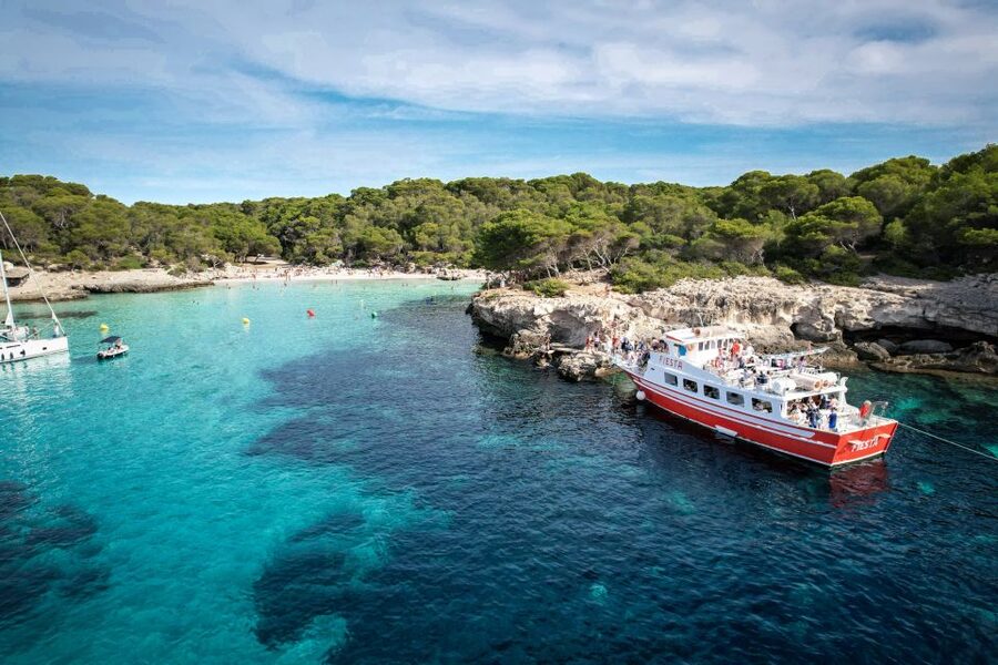 Menorca: Full-Day Boat Tour with Paella Lunch - Lunch on board: mixed paella, sangria (or soft drink), real-world cautions