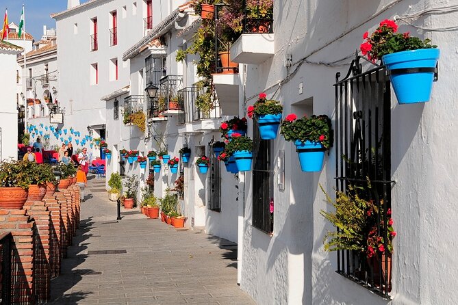 Mijas: Panoramic city tour in an electric Tuk Tuk - Why a 35-minute electric tuk-tuk works in Mijas Pueblo