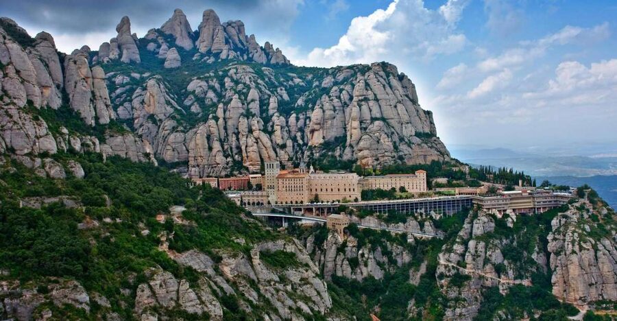Montserrat: Morning or Afternoon Half-Day Trip with Pickup - How this Montserrat half-day actually works from Barcelona