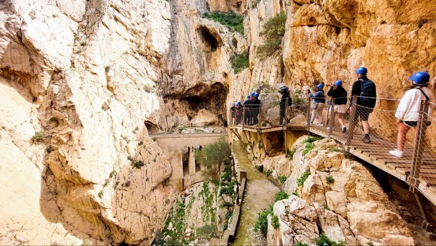 Nerja, Torrox, or Torre del Mar: Caminito del Rey Day Trip - The end of the hike: south access, kiosks, and the time you actually have