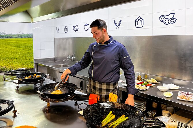 Paella Cooking Class, Wine Tasting & Central Market in Valencia - Mercat Central to paella pan: the smartest kind of Valencia food tour