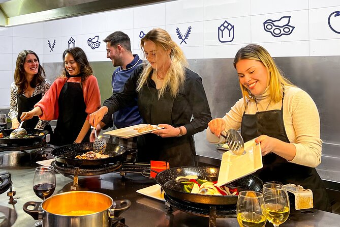 Paella Cooking Class, Wine Tasting & Central Market in Valencia - Mercat Central shopping: what it adds to your paella (and what to expect)
