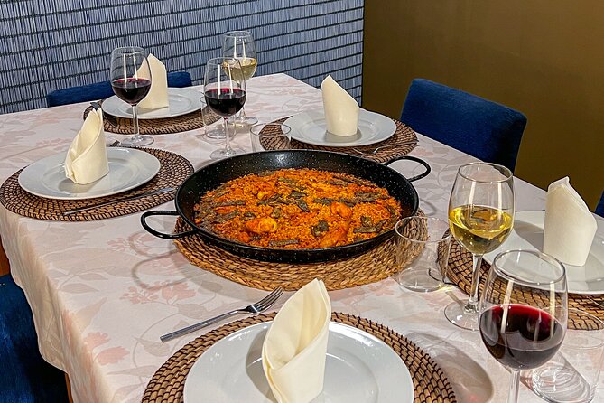 Paella Cooking Class, Wine Tasting & Central Market in Valencia - The cooking class: how you learn authentic Valencian paella step by step