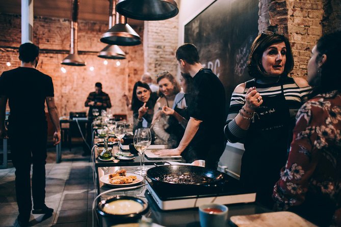 Paella Cooking Class with Professional Chef: Four Course Dinner - Cava Welcome and Pa amb tomàquet, Then Straight Into the Kitchen