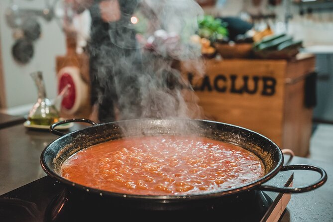 Paella Experience and Bottomless Wine in Barcelona - Who this paella night suits best (and who should think twice)