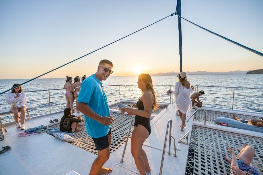 Palma: Catamaran Cruise with Swimming and Snorkelling - Onboard atmosphere: calm cruise energy with music