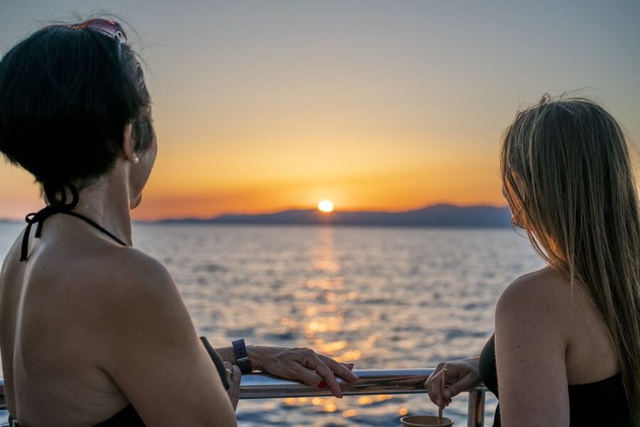 Palma: Catamaran Cruise with Swimming and Snorkelling - Getting in the water without losing time or patience