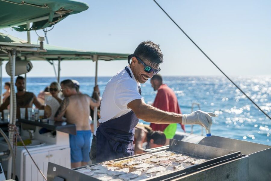 Palma de Mallorca: 5-Hour Catamaran Cruise with Lunch & Swim - Snorkeling Gear and the €10 Refundable Deposit: The Part to Not Forget