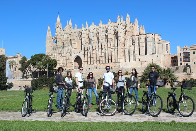 Palma de Mallorca Easy Bike Tour (Small Groups) - La Seu Cathedral, Sant Francesc, and the Santa Clara Convent Quiet