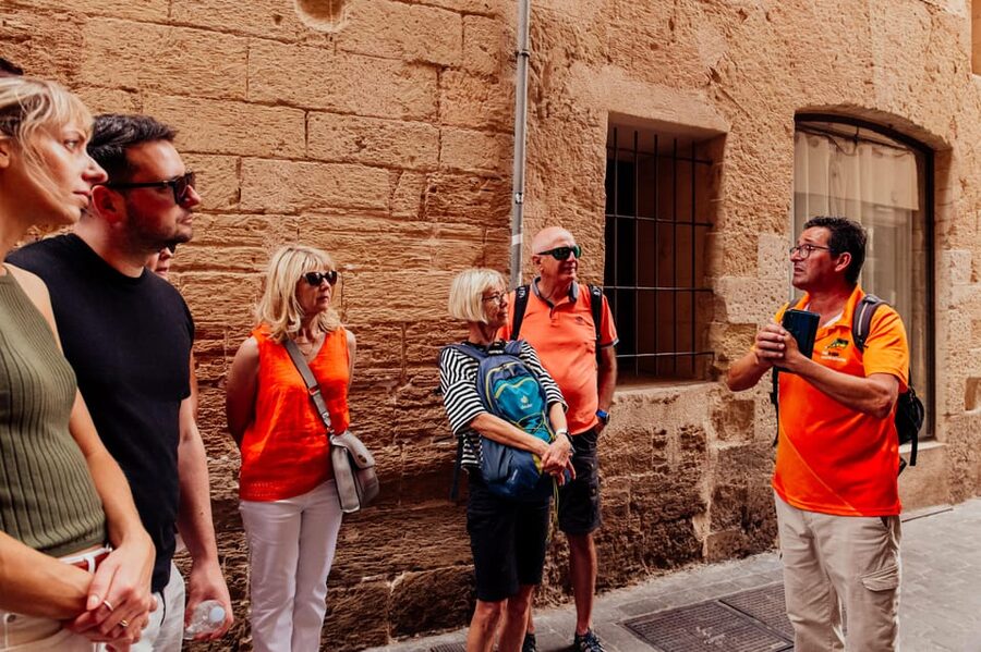 Palma de Mallorca: Foodie Walking Tour of the Old Town - Who this tour suits best, and who should think twice