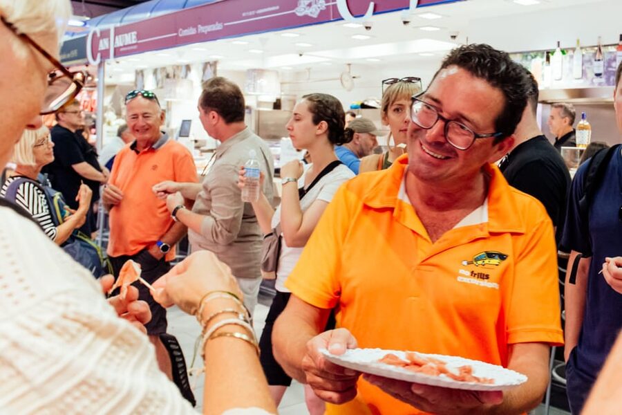 Palma de Mallorca: Foodie Walking Tour of the Old Town - Tapas and local wine: how the tour pairs flavors