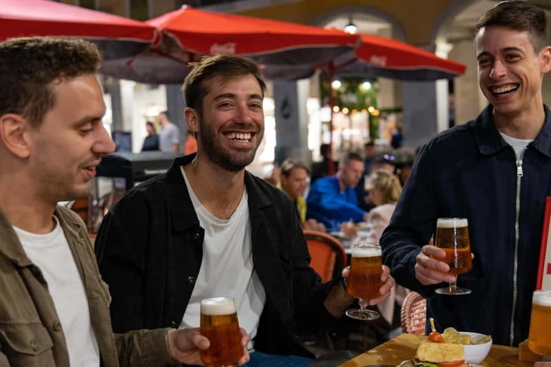 Palma de Mallorca: Gourmet Tapas and Wine Tour - The walk between stops: Plaça Major, Plaça de la Reina, and Plaça de Weyler